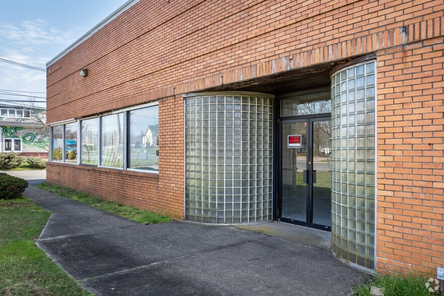 54 Highway 12, Flemington, NJ for lease - Building Photo - Image 3 of 5