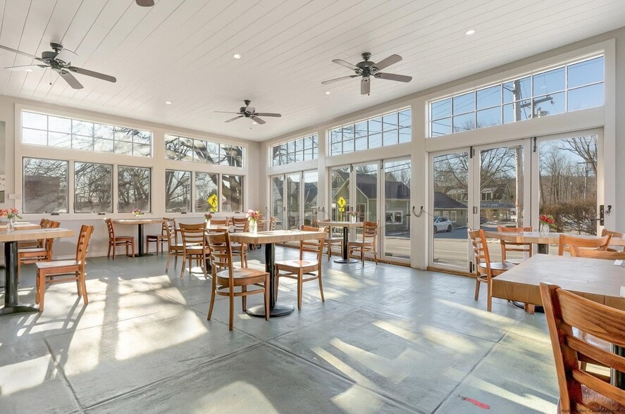 17 Mill Hill Rd, Woodstock, NY for sale - Interior Photo - Image 3 of 34