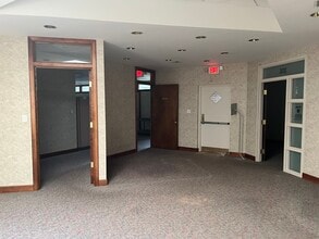 2080 Linglestown Rd, Harrisburg, PA for lease Interior Photo- Image 1 of 6