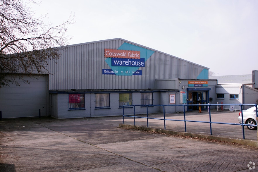 5 Tewkesbury Rd, Cheltenham à louer - Photo du bâtiment - Image 2 de 4