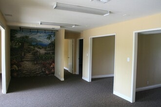 28378 Roadside Dr, Agoura Hills, CA à louer Photo intérieure- Image 1 de 4