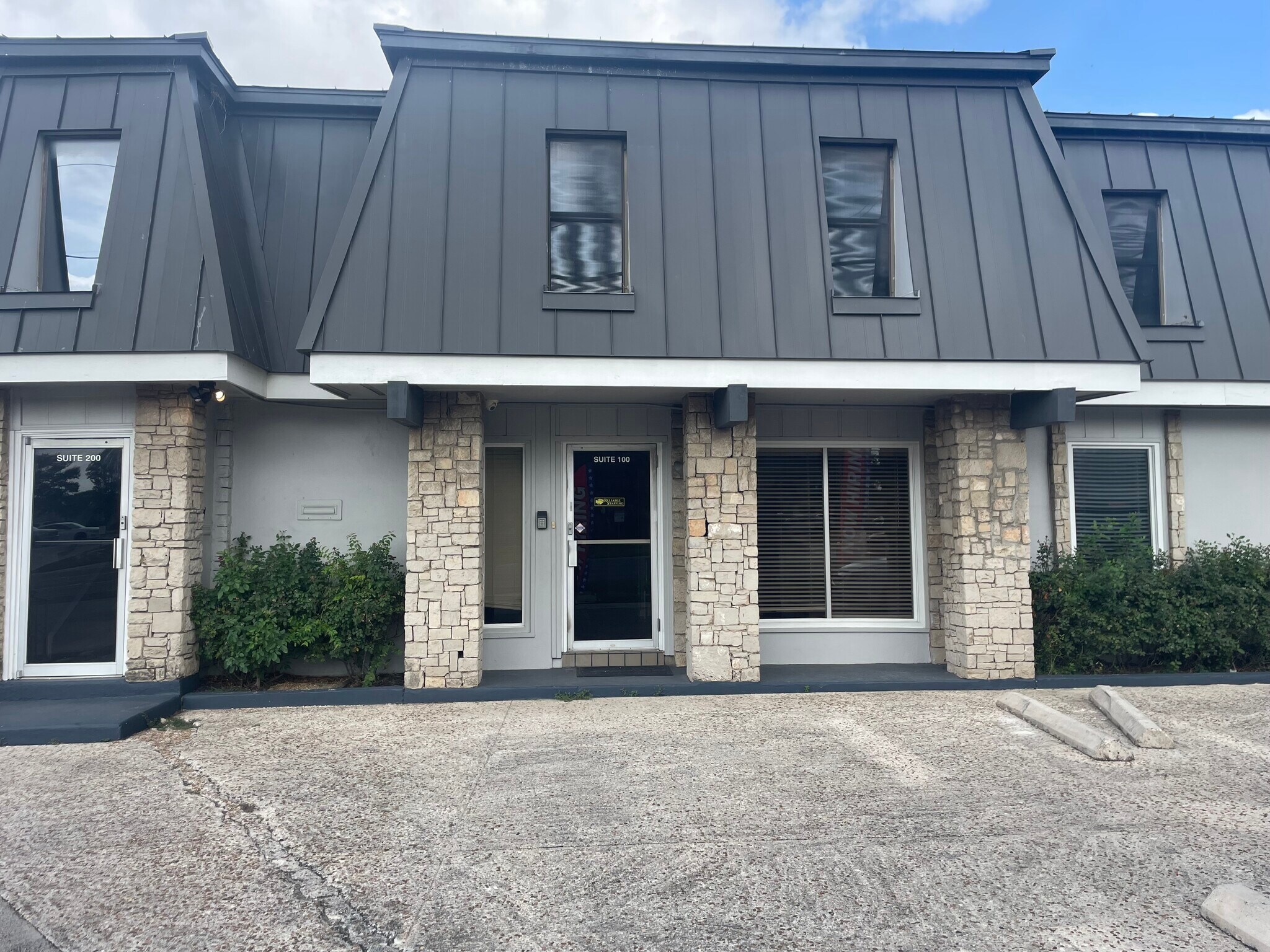 7303 Blanco Rd, San Antonio, TX à louer Photo du bâtiment- Image 1 de 33