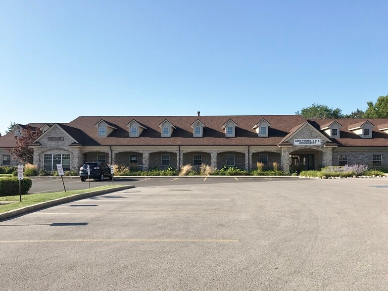 600 Spring Hill Ring Rd, West Dundee, IL for lease - Building Photo - Image 1 of 16