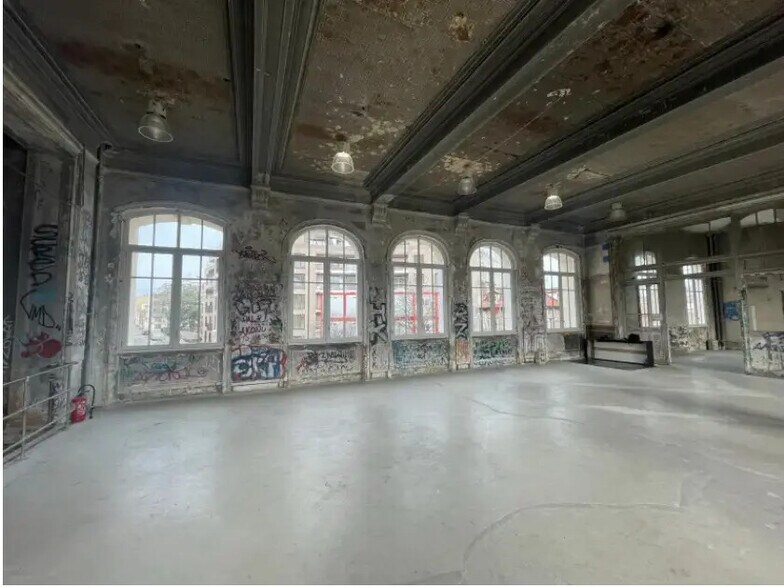 Office in Saint-Ouen-sur-Seine for lease - Interior Photo - Image 3 of 6