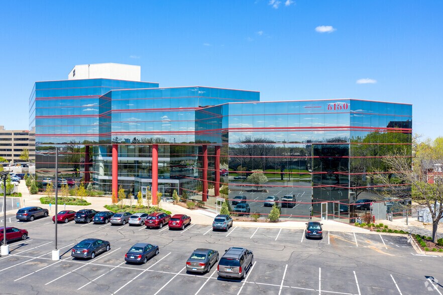 6160 N Summit Dr, Brooklyn Center, MN for lease - Building Photo - Image 1 of 11