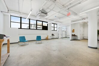 315 Meserole St, Brooklyn, NY à louer Photo intérieure- Image 1 de 3