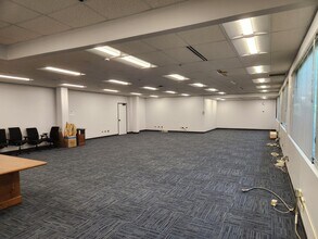 2800 Woodlawn Dr, Honolulu, HI for lease Building Photo- Image 1 of 2