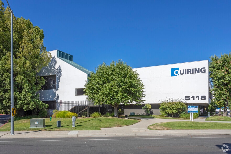 5118 E Clinton Way, Fresno, CA for lease - Building Photo - Image 3 of 5