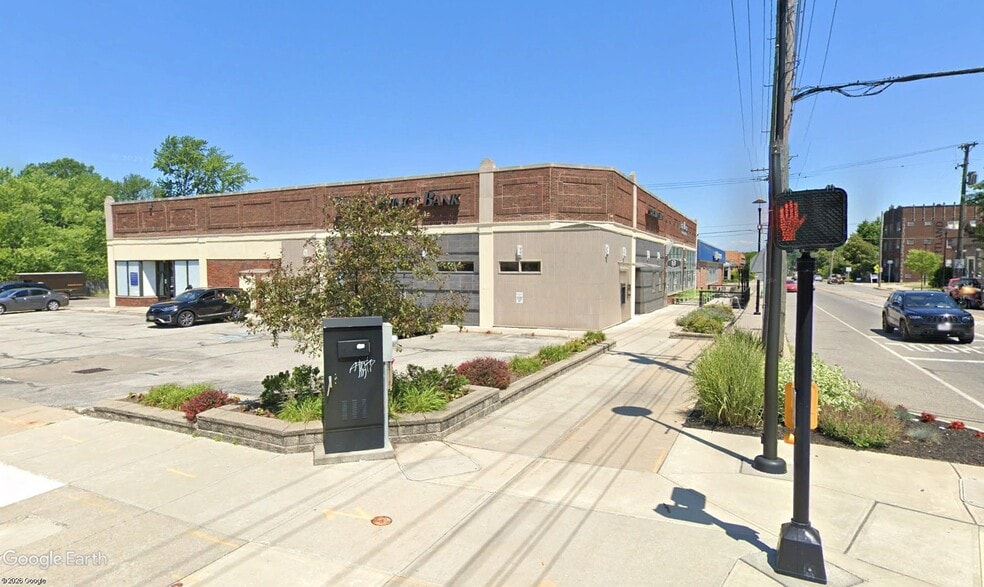 2050 Lee Rd, Cleveland Heights, OH à louer - Photo du bâtiment - Image 1 de 3
