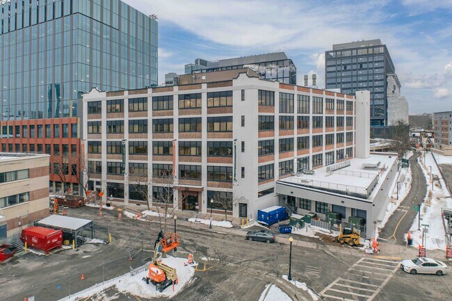 Plus de détails pour 20 Overland St, Boston, MA - Local d'activités à louer