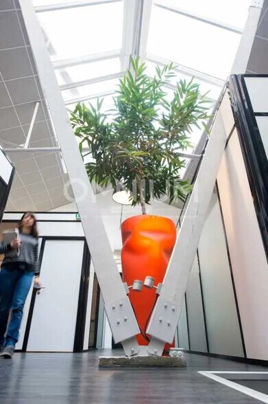 Office in Lyon for sale - Interior Photo - Image 1 of 10