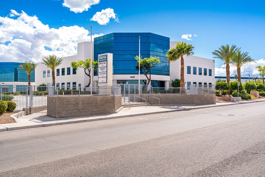 1525 Pama Ln, Las Vegas, NV à vendre - Photo du bâtiment - Image 2 de 6