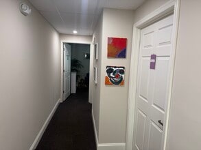 30 S Valley Rd, Paoli, PA à louer Photo intérieure- Image 1 de 2