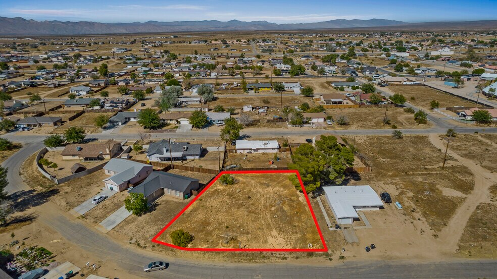 8991 Grapewood Ave, California City, CA à vendre - Photo du bâtiment - Image 1 de 7