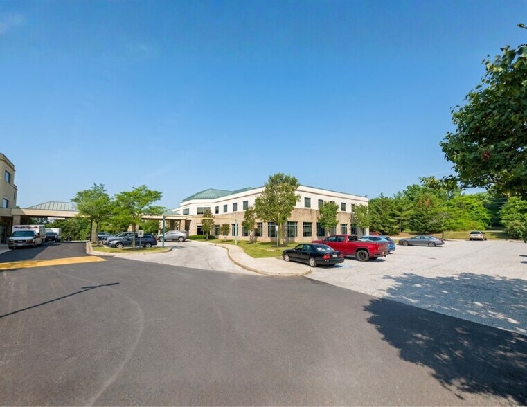 6830 Hospital Dr, Rosedale, MD à vendre - Photo du bâtiment - Image 2 de 4