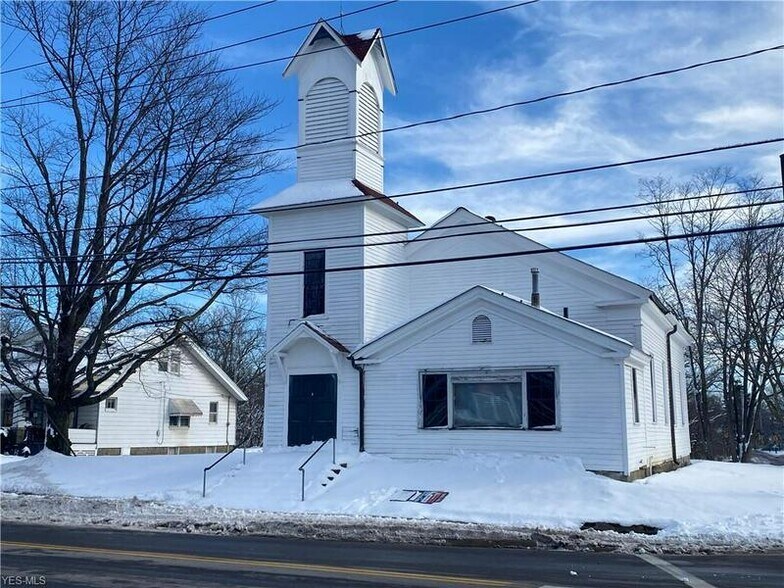 9807 Columbia Rd, Olmsted Falls, OH à louer - Photo du bâtiment - Image 2 de 2