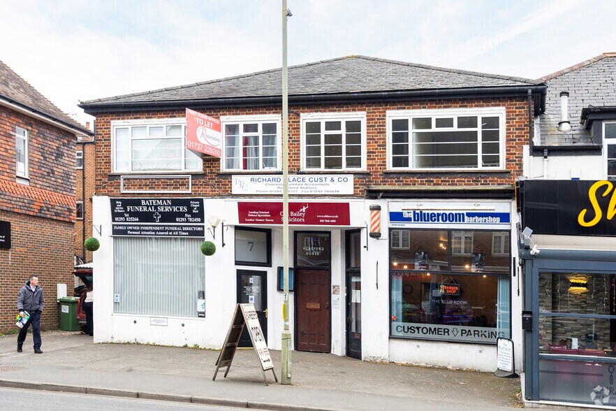 7-9 Massetts Rd, Horley à louer - Photo du bâtiment - Image 2 de 2