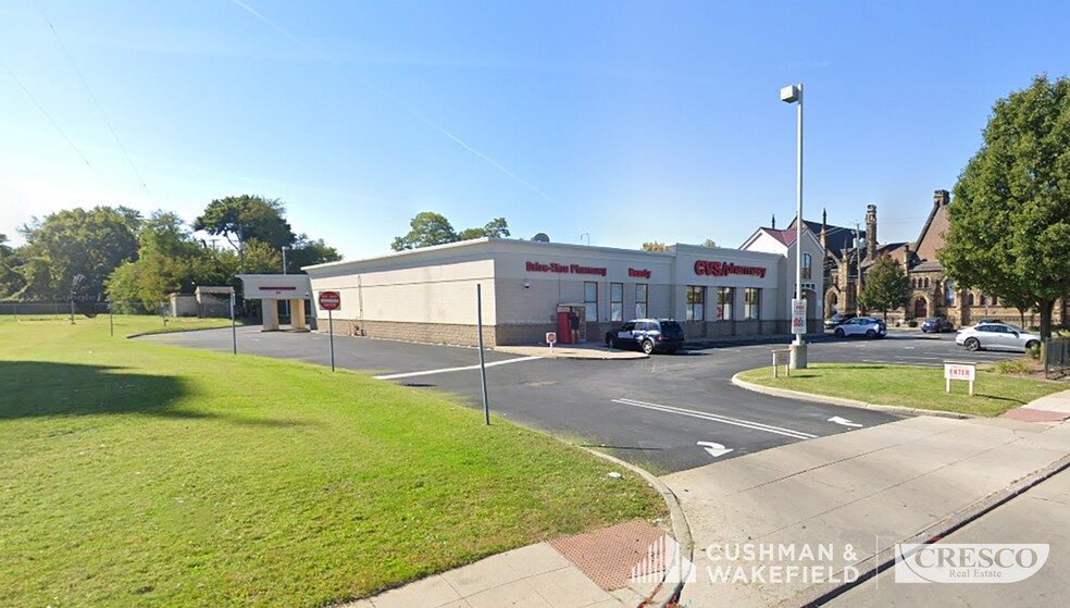 8000 Euclid Ave, Cleveland, OH à louer - Photo du bâtiment - Image 2 de 4