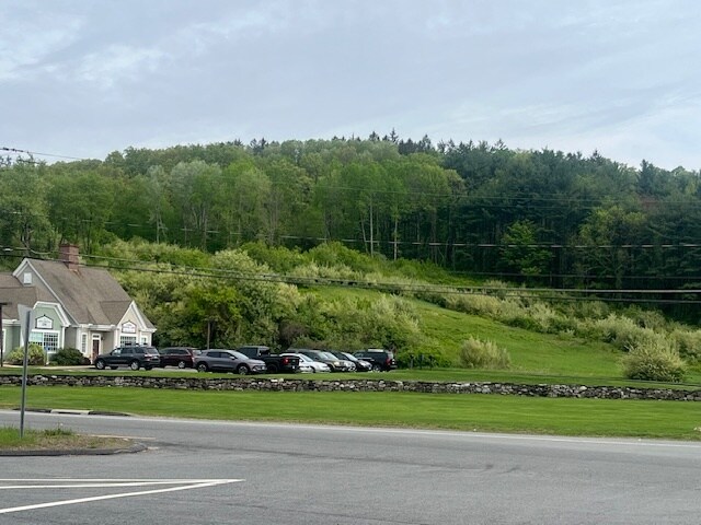 80 Averill Rd, Pomfret, CT for sale - Building Photo - Image 3 of 7