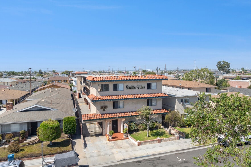 4047 W 136th St, Hawthorne, CA for sale - Building Photo - Image 2 of 15