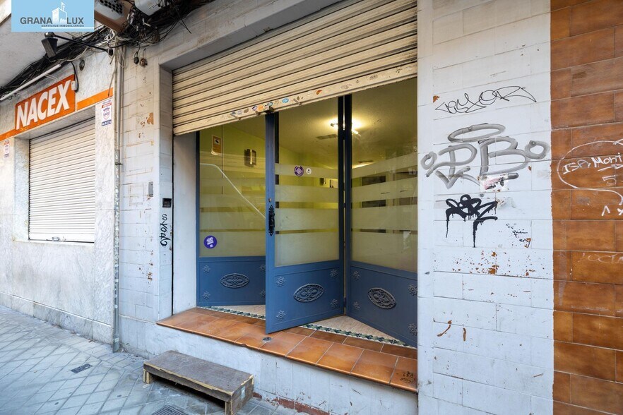 Retail in Granada for sale - Building Photo - Image 2 of 14