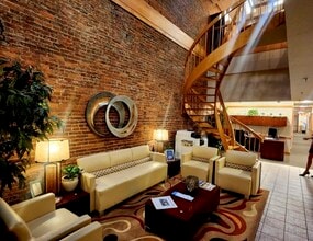 308 Seventh Ave, Pittsburgh, PA à louer Photo intérieure- Image 1 de 12