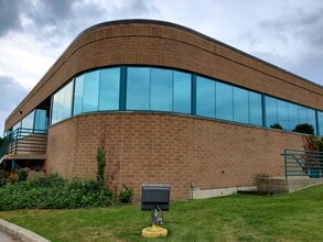 910 W Lake St, Roselle, IL à louer Photo intérieure- Image 2 de 4