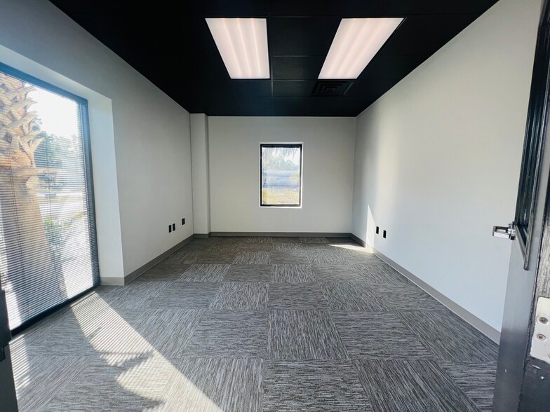 444 Deanna Ln, Charleston, SC for lease - Interior Photo - Image 3 of 13