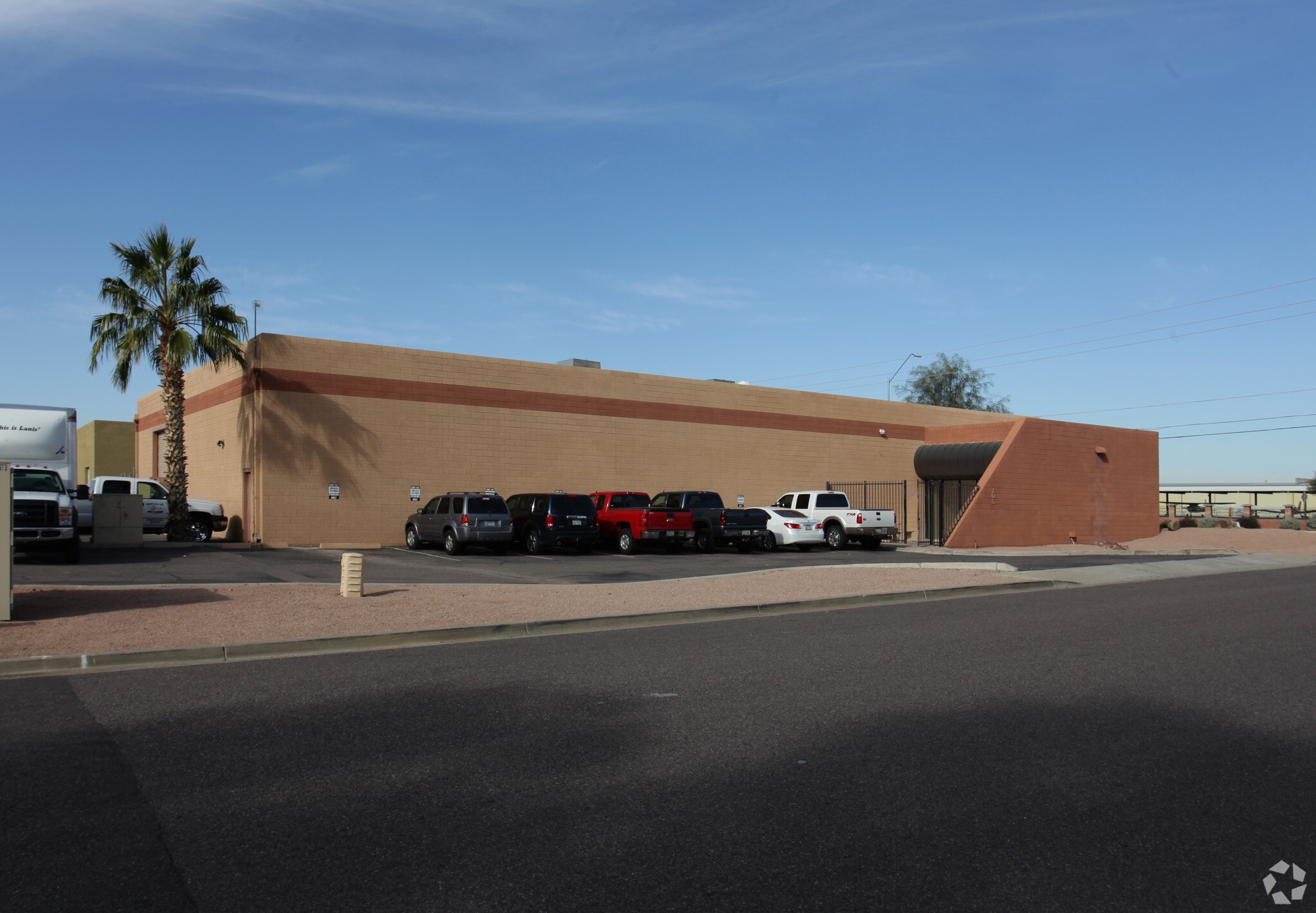 205 W Deer Valley Rd, Phoenix, AZ for sale Primary Photo- Image 1 of 4