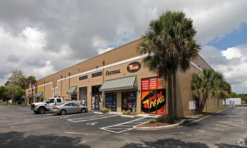 1700 Banks Rd, Margate, FL for lease - Building Photo - Image 1 of 11