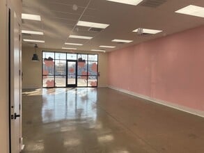 1690 Wilma Rudolph Blvd, Clarksville, TN for lease Building Photo- Image 1 of 6