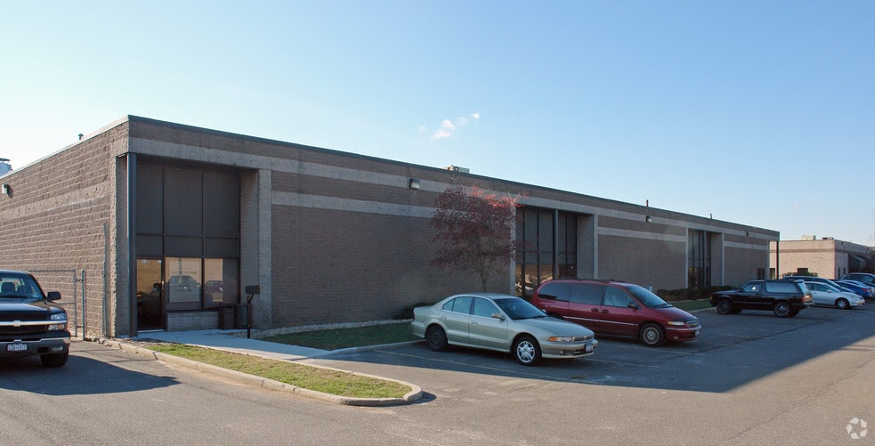 41 Howard Pl, Ronkonkoma, NY for lease - Building Photo - Image 3 of 7