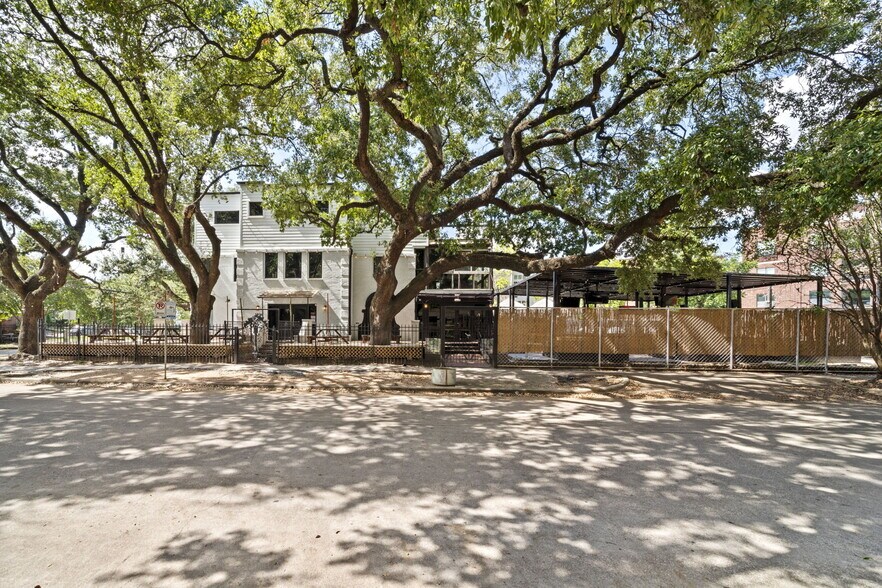 1916 Baldwin St, Houston, TX à vendre - Photo du bâtiment - Image 3 de 44
