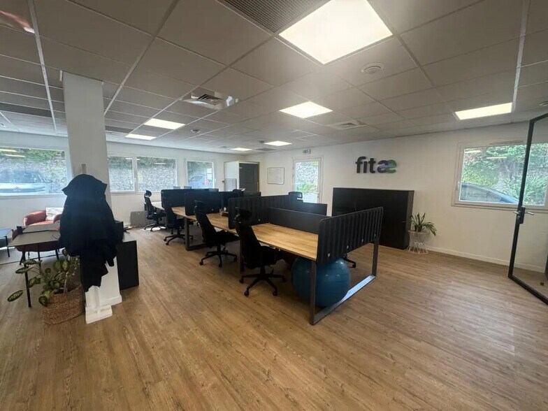 Bureau dans Gémenos à louer - Photo intérieure - Image 2 de 7