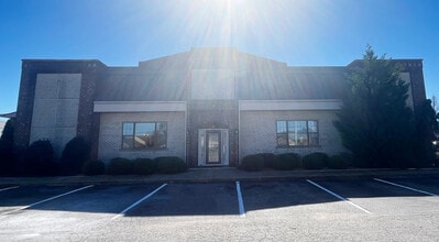 4661 Haygood Rd, Virginia Beach, VA for lease Interior Photo- Image 2 of 2