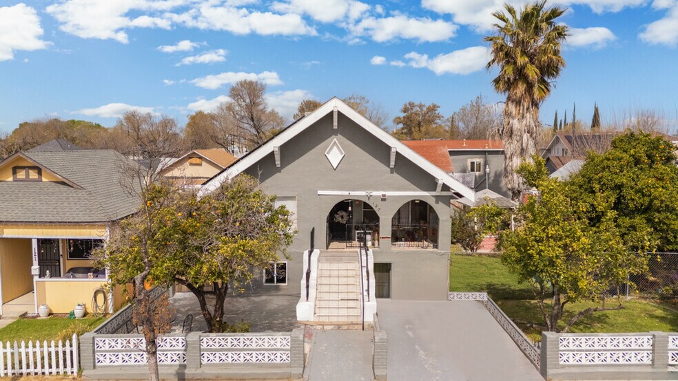 127 E 6th St, Tracy, CA à vendre - Photo du bâtiment - Image 2 de 25