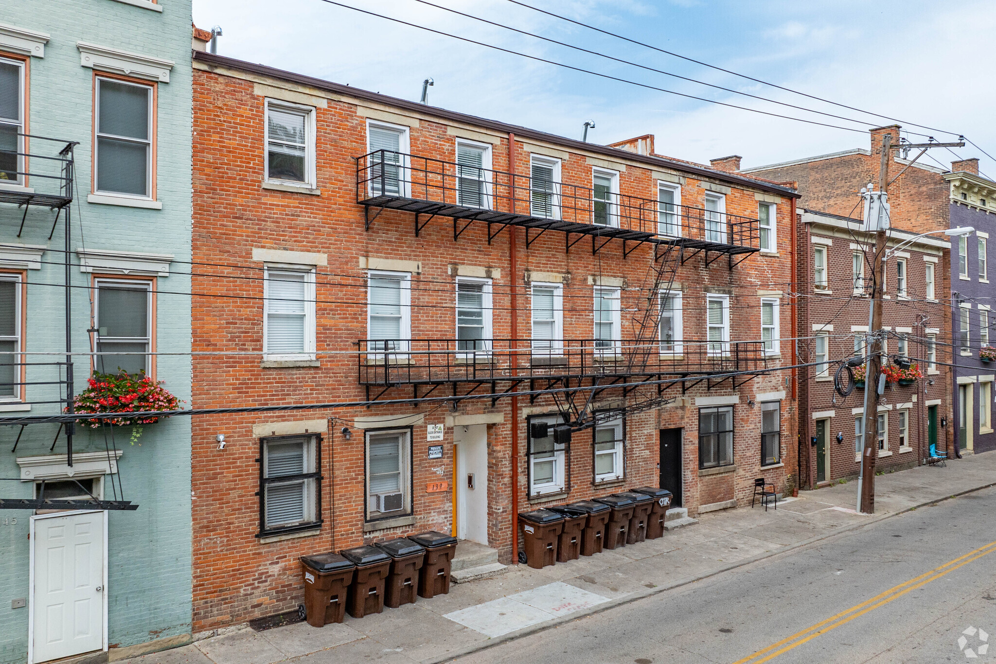 139 E Clifton Ave, Cincinnati, OH for sale Primary Photo- Image 1 of 1