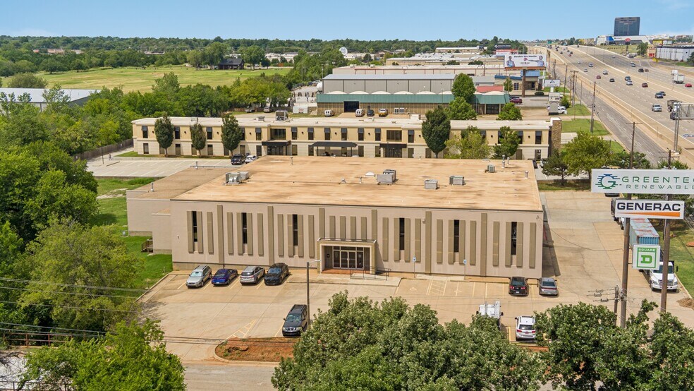 7201 N Broadway Ext, Oklahoma City, OK à louer - Photo du bâtiment - Image 2 de 11