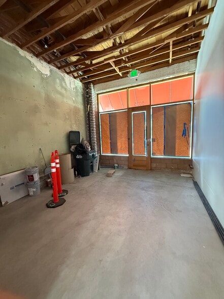 5025-5035 Melrose Ave, Los Angeles, CA for lease - Building Photo - Image 3 of 5
