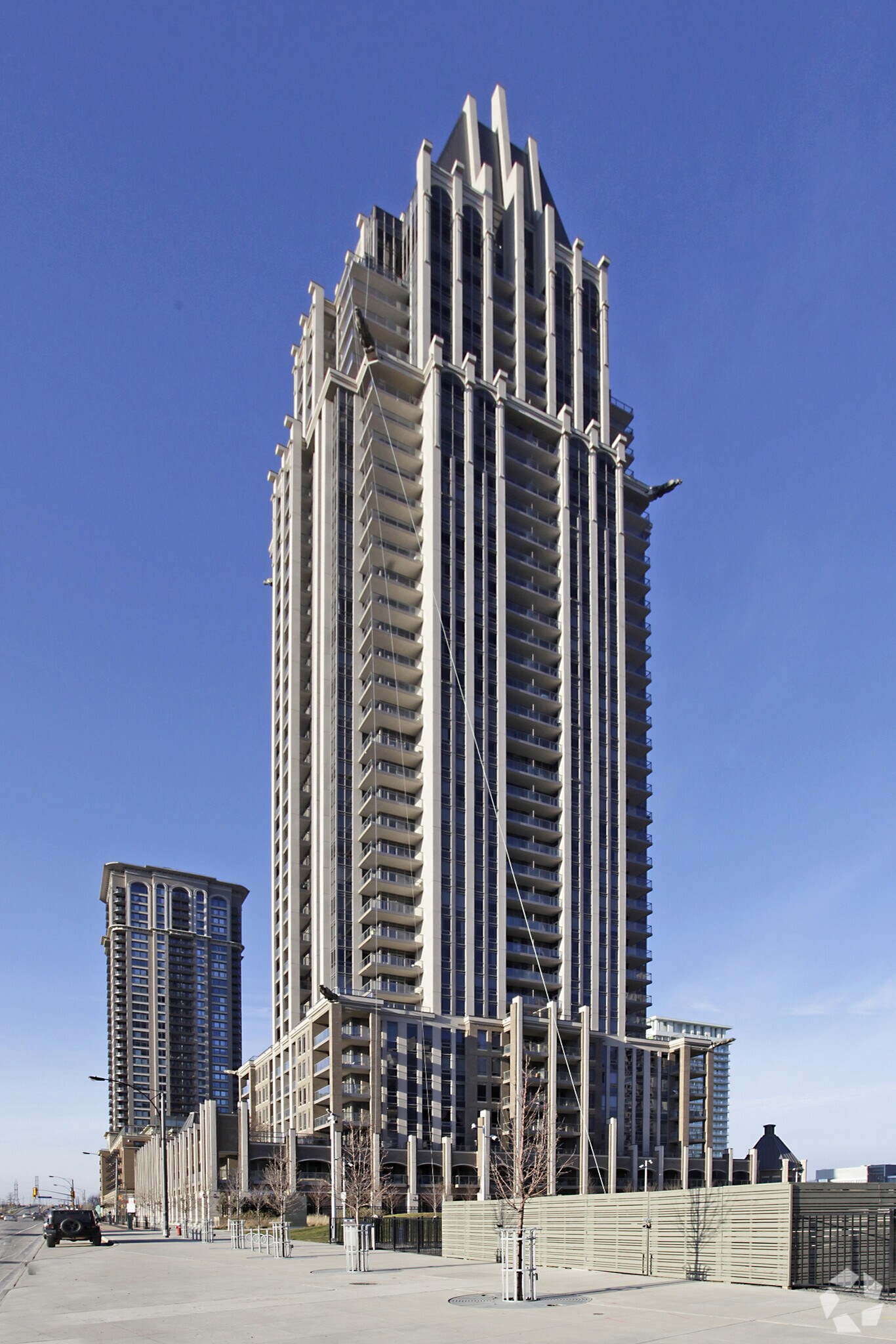 388 Prince Of Wales Dr, Mississauga, ON à vendre Photo principale- Image 1 de 1