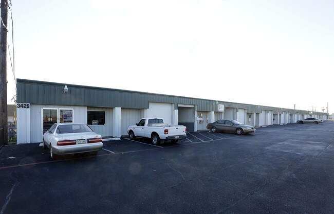 More details for 3427-3433 W Kingsley Rd, Garland, TX - Industrial for Lease