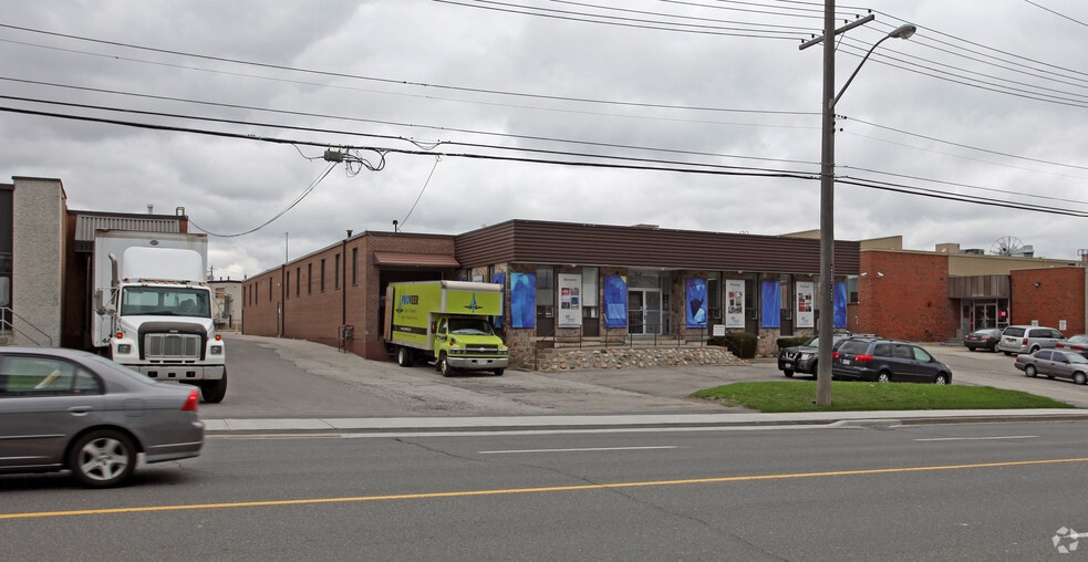 886 Progress Ave, Toronto, ON for sale - Primary Photo - Image 1 of 4