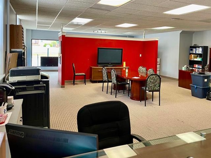 1700 Frederica St, Owensboro, KY for sale Interior Photo- Image 1 of 6