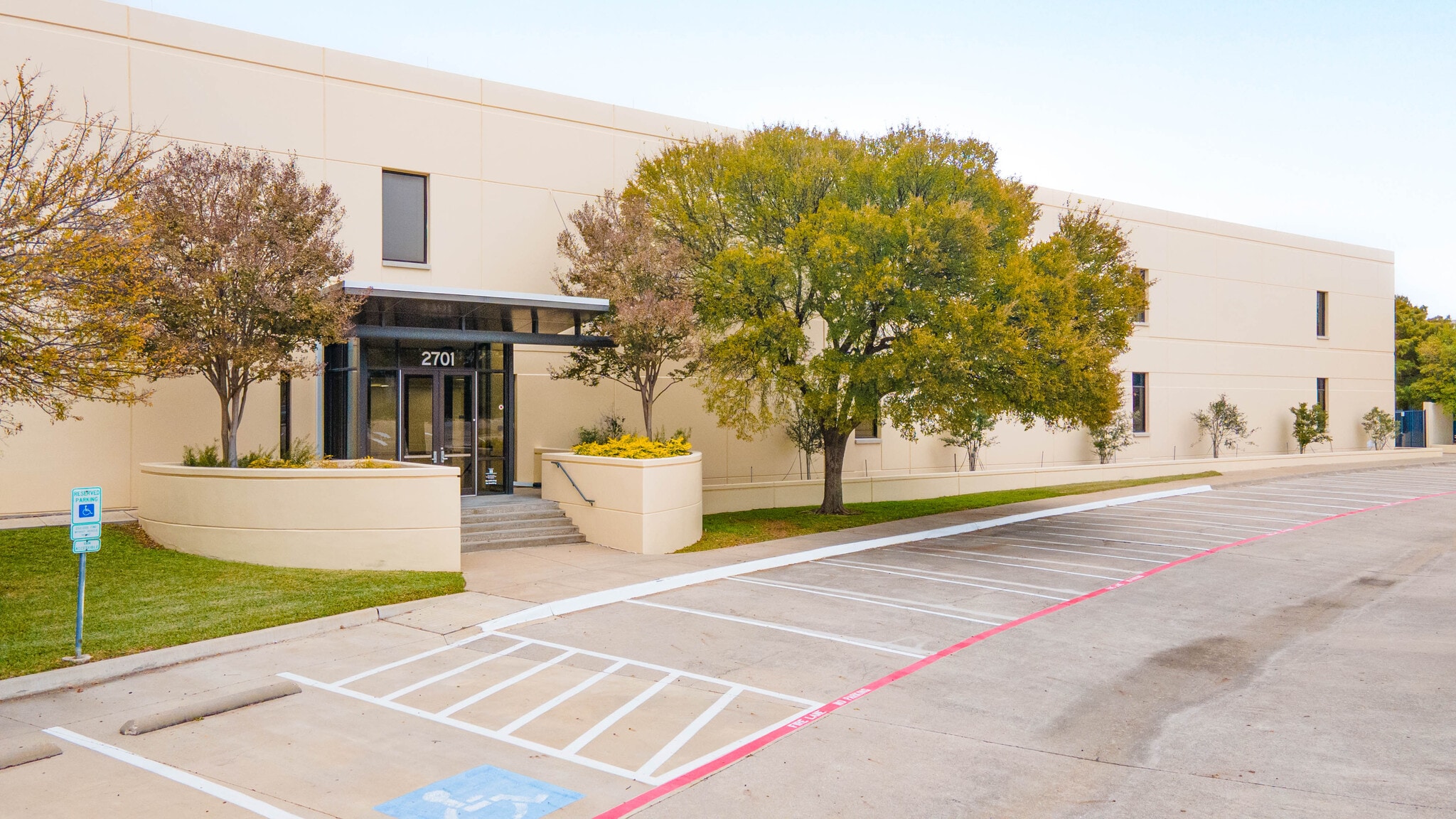 2703 N Central Expy, Richardson, TX for lease Primary Photo- Image 1 of 24