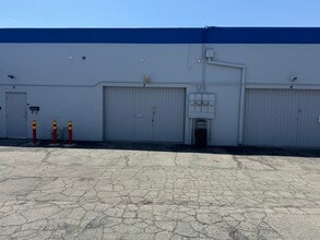 13143 Saticoy St, North Hollywood, CA à louer Photo intérieure- Image 1 de 9