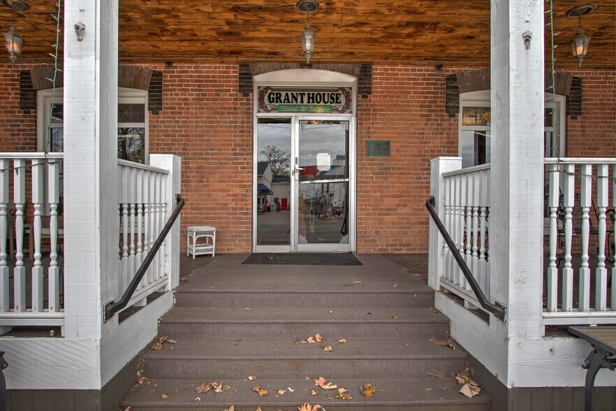 80 4th St W, Rush City, MN à vendre - Photo du bâtiment - Image 2 de 27