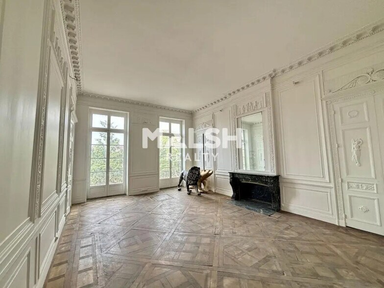 Office in Lyon for lease - Interior Photo - Image 3 of 8