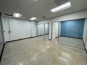 2650-2656 E Bayshore Rd, Palo Alto, CA for lease Interior Photo- Image 1 of 6