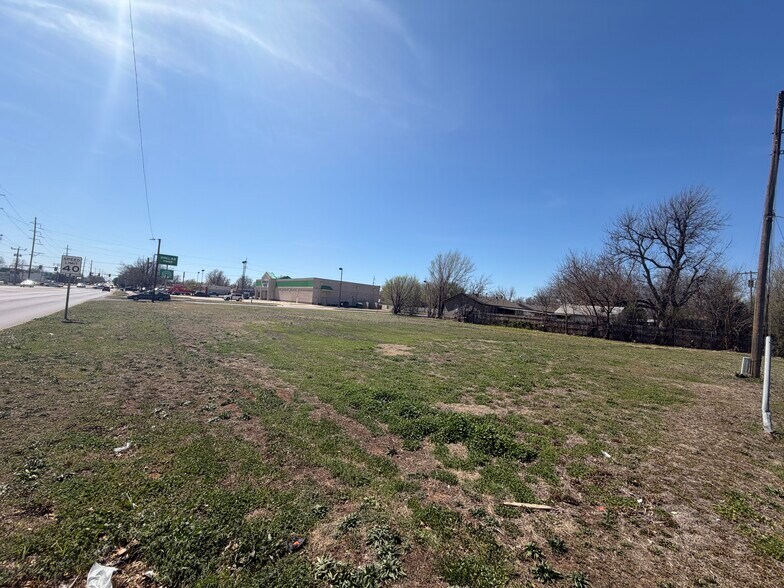 4229 SE 43rd St, Del City, OK à vendre - Photo du bâtiment - Image 2 de 5