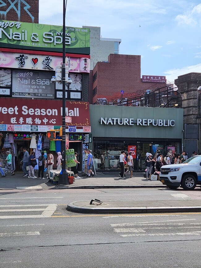 More details for 4025 Main St, Flushing, NY - Retail for Lease